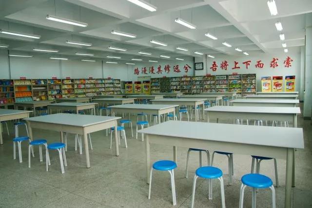 交城中学阅览室